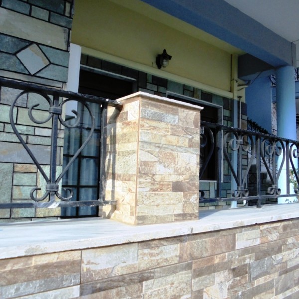 ependish toixou me plakaki tupou petras (18)