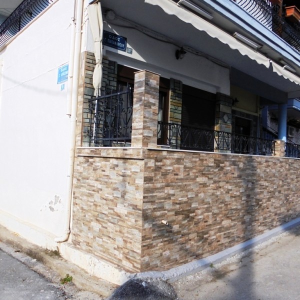 ependish toixou me plakaki tupou petras (2)